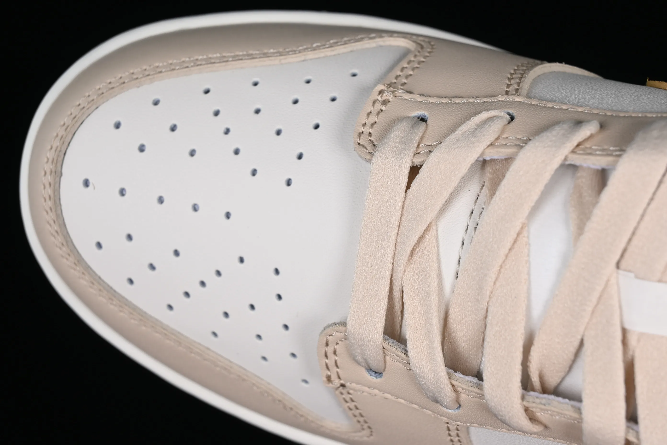 All categories Nk SB Dunk series Nk SB Dunk Low low-top sneakers K version Nk Dunk Low beige gold hook SB low-top sports and leisure sneakers DX5930-001